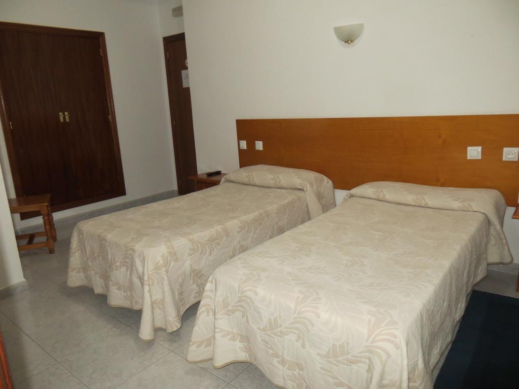 Hostal Galicia Don Benito Bagian luar foto