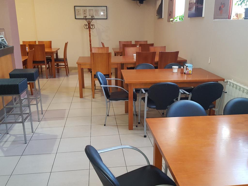 Hostal Galicia Don Benito Bagian luar foto